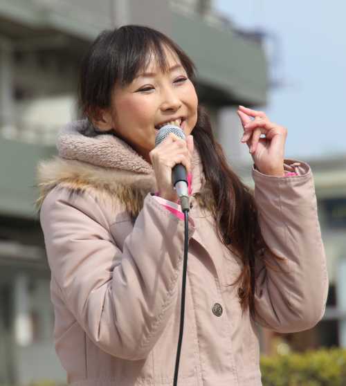 演歌アイドル、あいりりん・千原愛理さん。2014年(平成26年)3月、船橋ふれあいフェスタにて撮影。