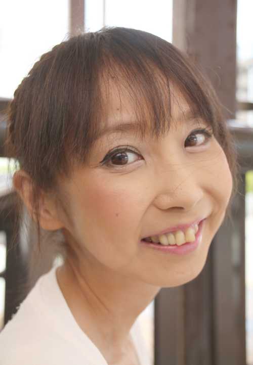 演歌アイドル、あいりりん・千原愛理さん。2014年(平成26年)7月、船橋ふれあいフェスタにて撮影。