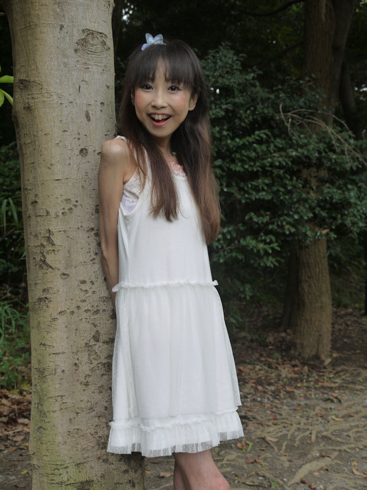 演歌アイドル、あいりりん・千原愛理さん。2013年(平成25年)9月、千葉県習志野市「藤崎森林公園」にて撮影。