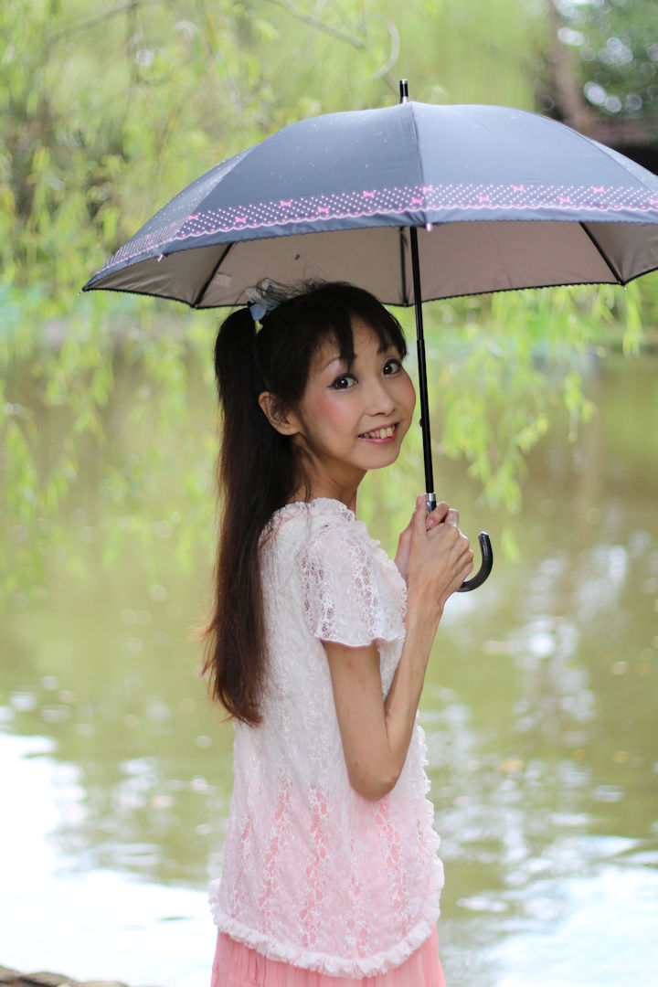 演歌アイドル、あいりりん・千原愛理さん。2013年(平成25年)9月、千葉県習志野市「藤崎森林公園」にて撮影。