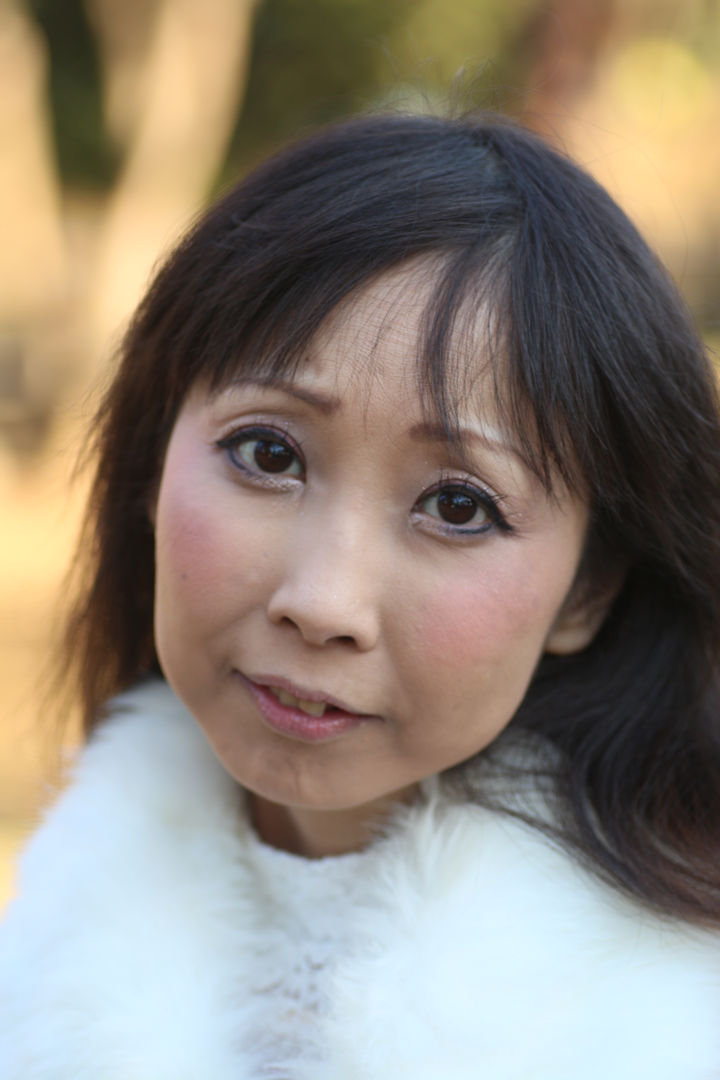 演歌アイドル、あいりりん・千原愛理さん。2014年(平成26年)1月、千葉県庁周辺にて撮影。